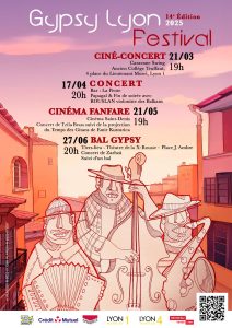 Affiche du festival 2025 Elle montre un groupe de musique dessiné sans couleurs sur un fond de ville biscornue et calme